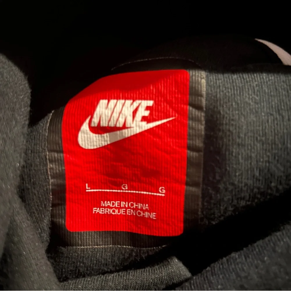 Nike Fitted Pullover Women’s Large